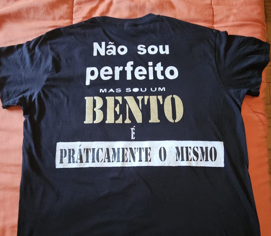 Camisola pintada à mão com desenho personalizado 'Não sou perfeito mas ao menos sou um Bento é praticamente o mesmo'